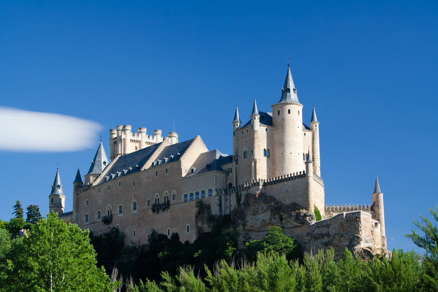 Alcázar de Segovia, visto desde la Iglesia de la Vera Cruz