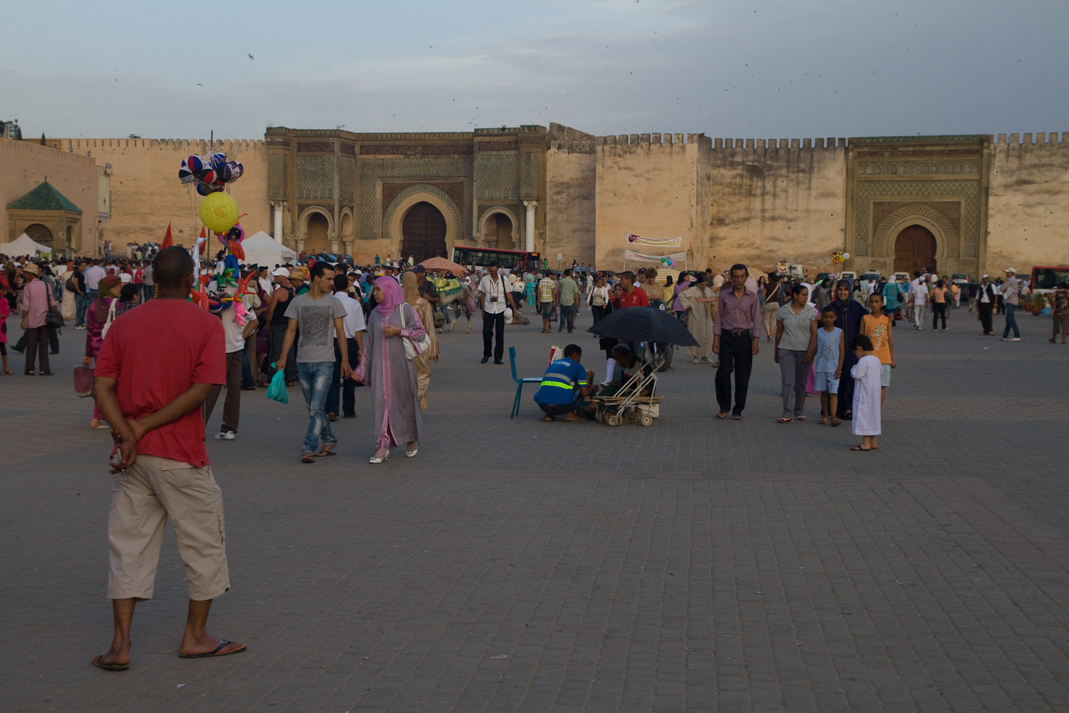 Una tarde en la Plaza el Hedim - Meknès, Marruecos