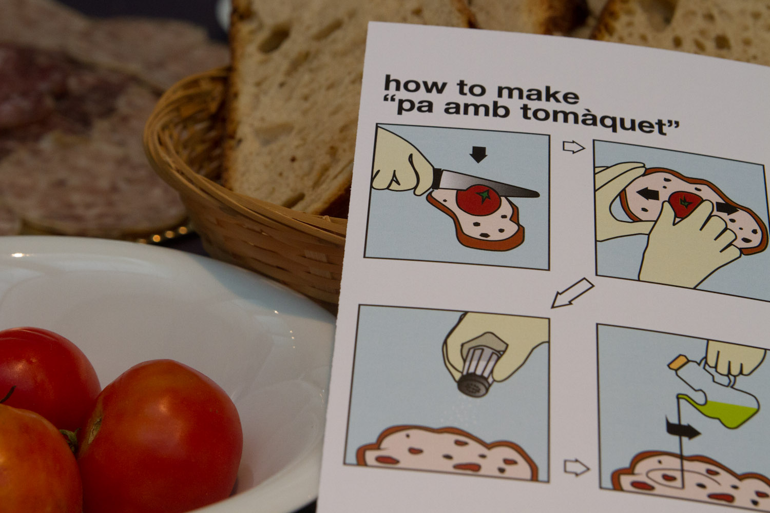 Instrucciones para preparar pa amb tomàquet, cortesía de Turismo de Gerona/Costa Brava, en el TBEX Girona 2012