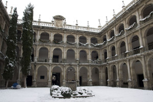 Nieve en el Patio de Santo Tomás de la Universidad de Alcalá