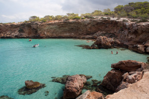 Cala en las playas de Comte, Ibiza, España