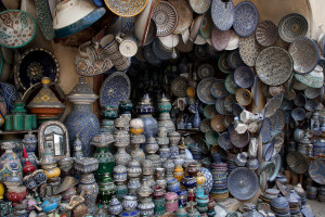 Artesanías en la medina de Fez, Marruecos